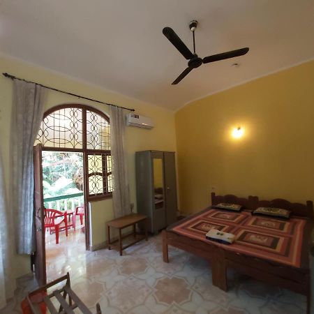 Joaquina'S Guest House Калангут Экстерьер фото