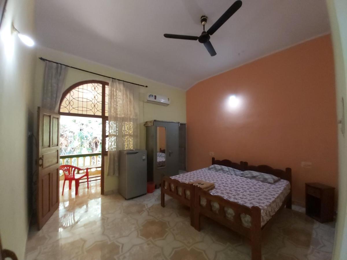 Joaquina'S Guest House Калангут Экстерьер фото